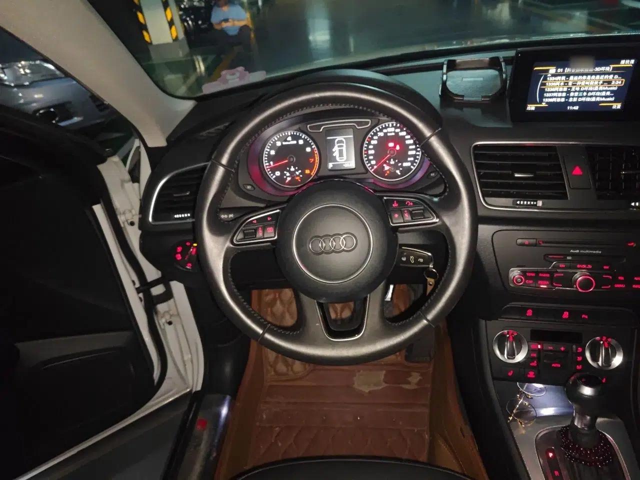 Audi Q3 2015 35 TFSI Comfort Model — миниатюра 10