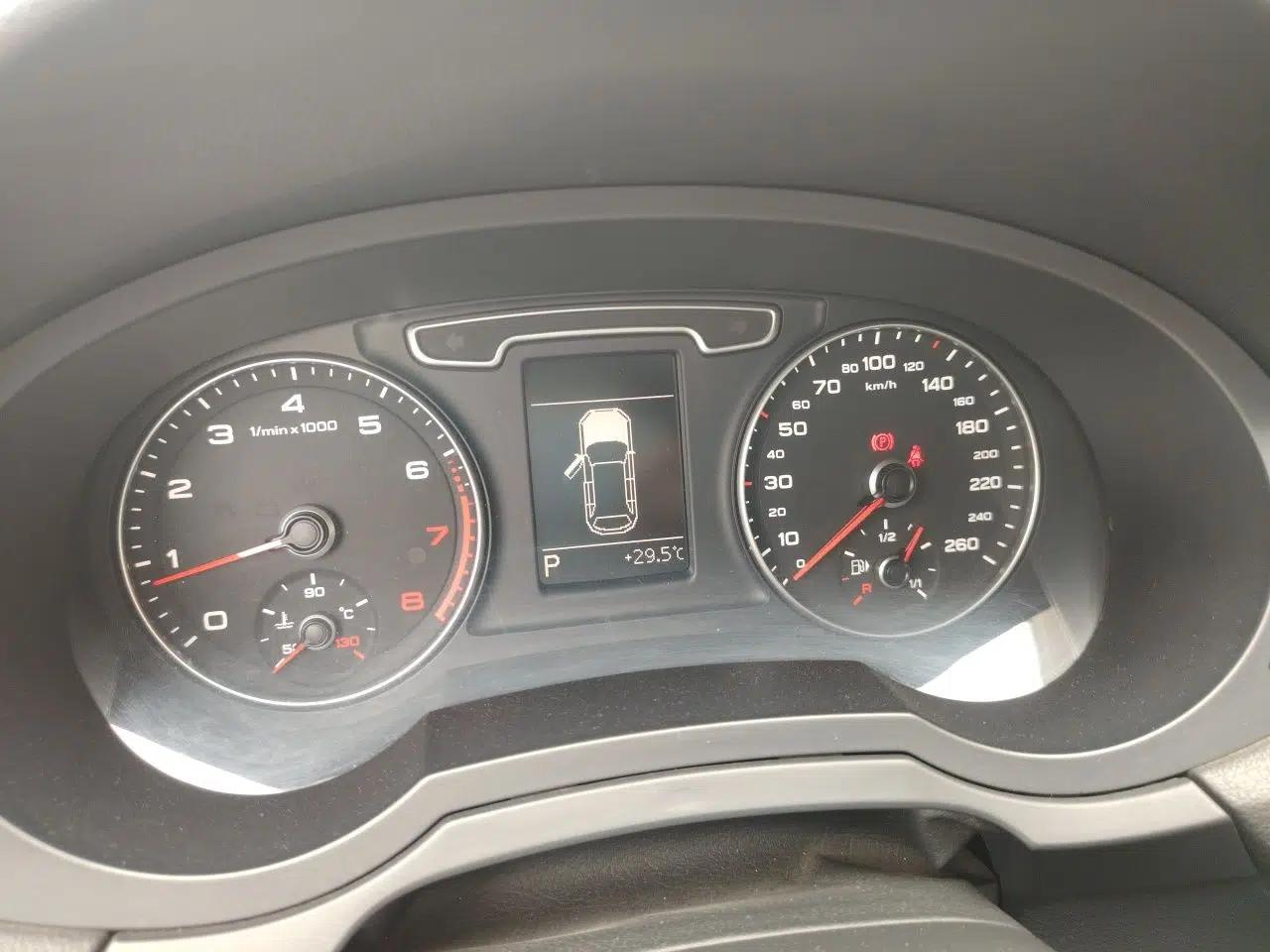 Audi Q3 2015 30 TFSI Ambition Edition — миниатюра 11