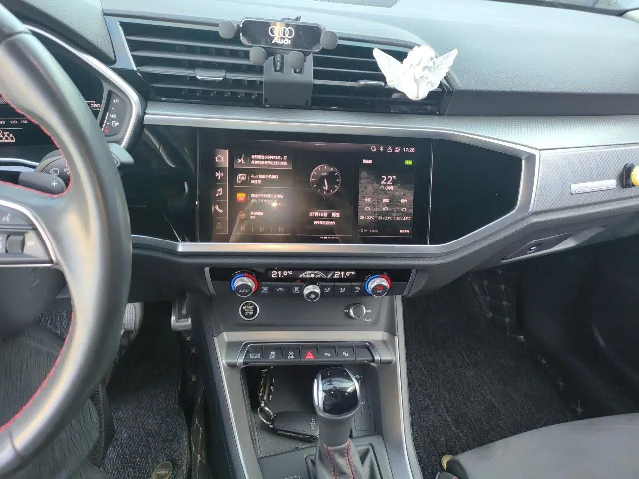 Audi Q3 2022 40 TFSI RS Package Performance Model — миниатюра 13