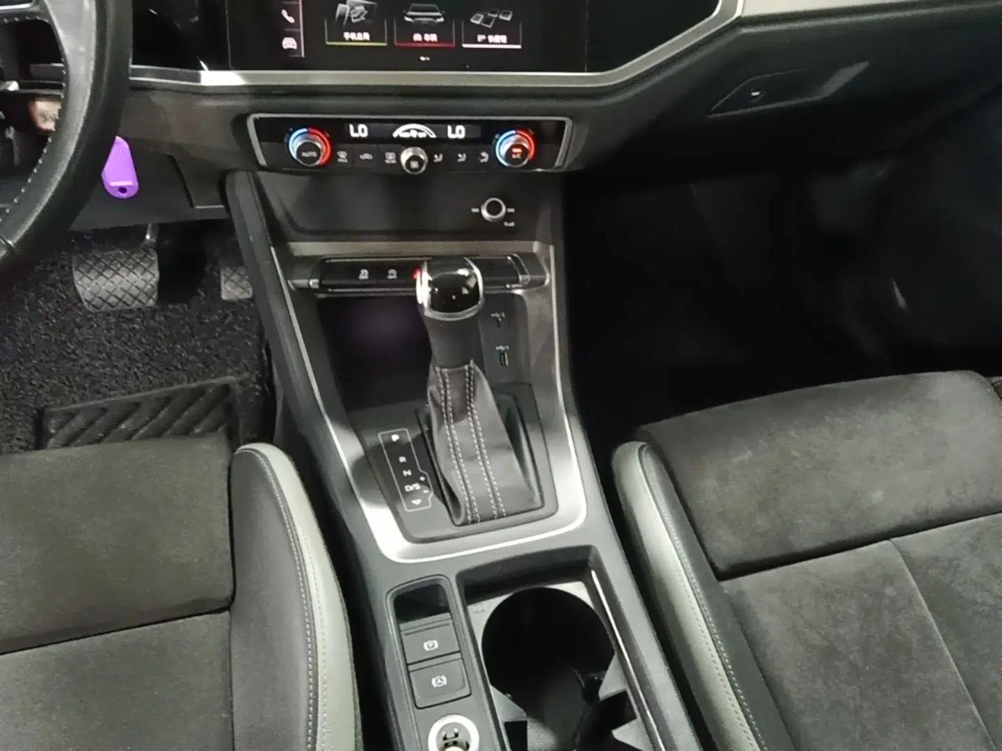 Audi Q3 2021 35 TFSI Progressive Dynamic Edition — миниатюра 16