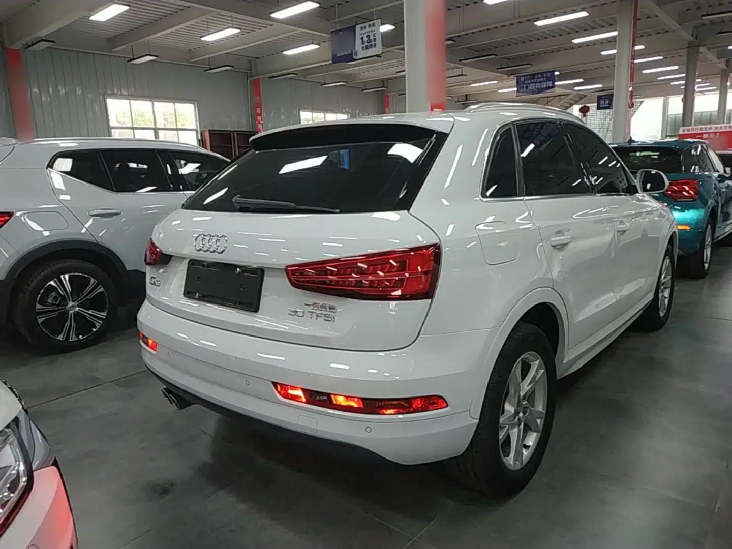 Audi Q3 2018 30th Anniversary Edition 30 TFSI Fashion Model — миниатюра 6
