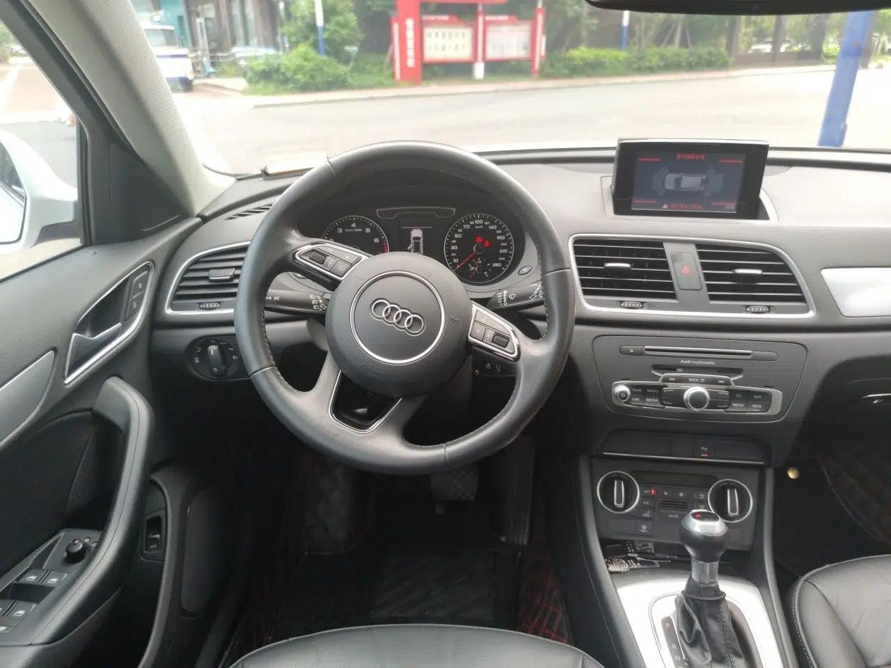 Audi Q3 2018 30th Anniversary Edition 30 TFSI Fashion Model — миниатюра 10