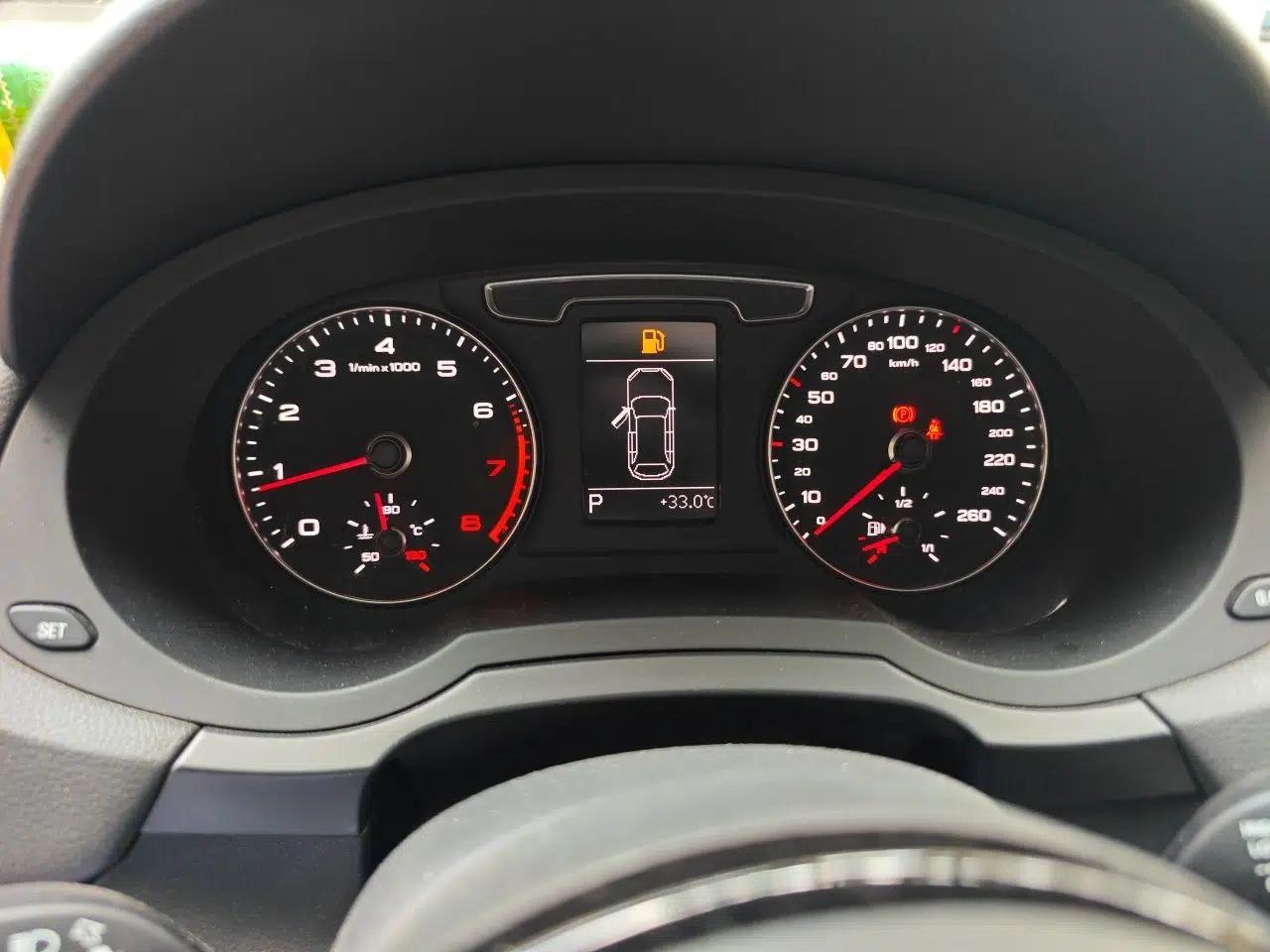 Audi Q3 2018 30 TFSI Fashion Edition Collector's Version — миниатюра 11
