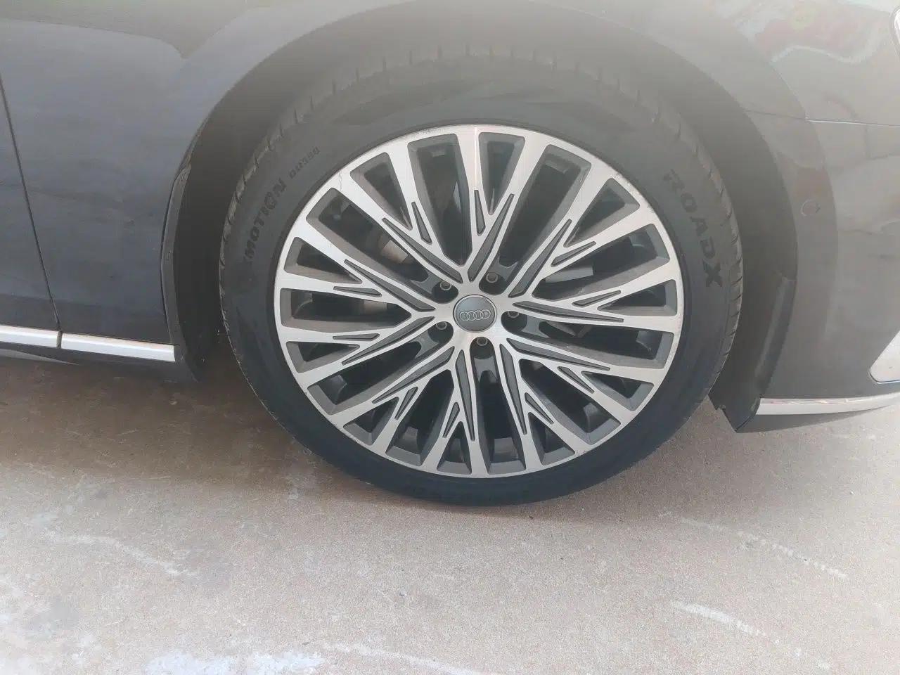 Audi A8 2019 Plus A8L 50 TFSI quattro Luxury Model — миниатюра 8