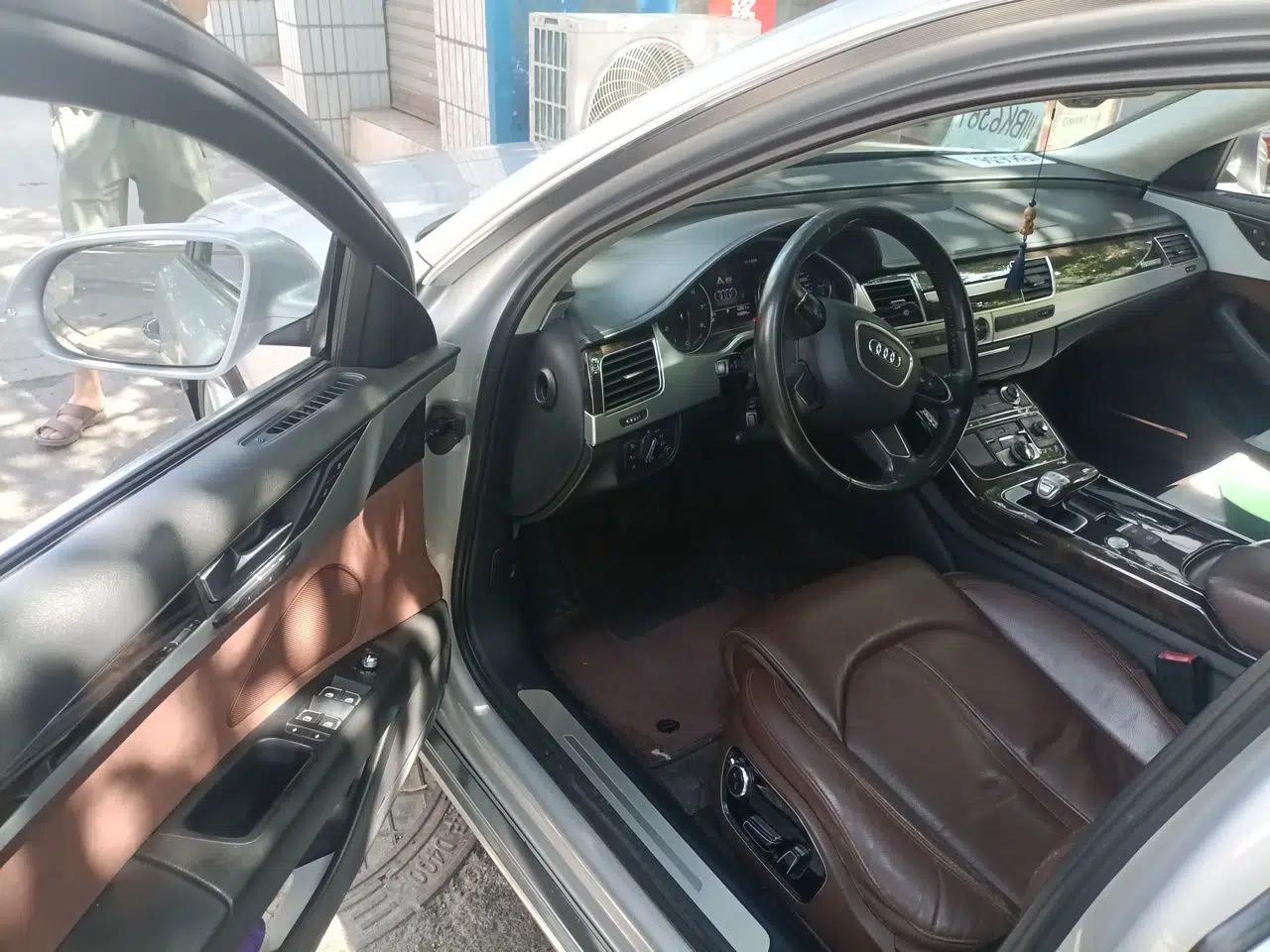 Audi A8 2011 A8L 3.0 TFSI quattro Prestige Edition (245kW) — миниатюра 16