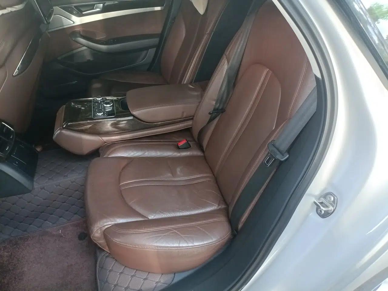 Audi A8 2011 A8L 3.0 TFSI quattro Prestige Edition (245kW) — миниатюра 17