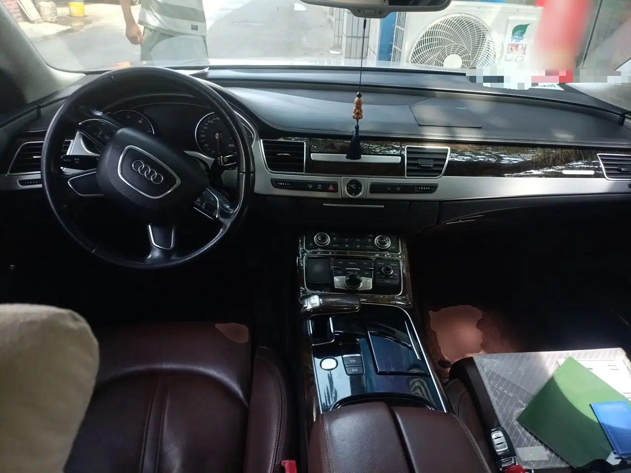 Audi A8 2011 A8L 3.0 TFSI quattro Prestige Edition (245kW) — миниатюра 9