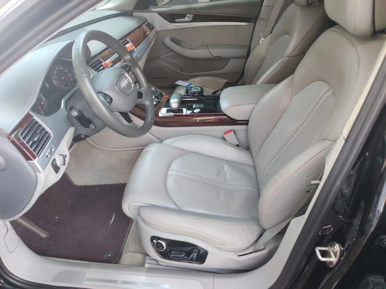 Audi A8 2013 A8L 45 TFSI quattro Luxury Model — миниатюра 15