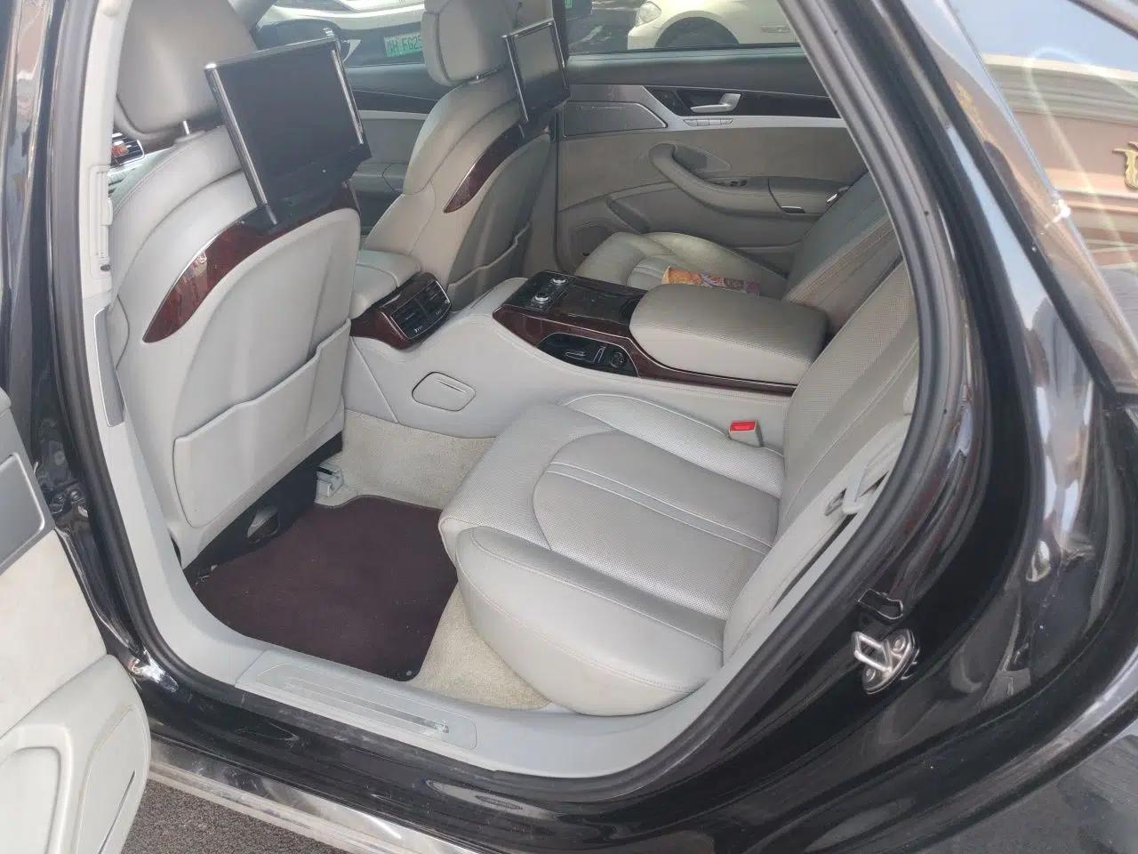 Audi A8 2013 A8L 45 TFSI quattro Luxury Model — миниатюра 17