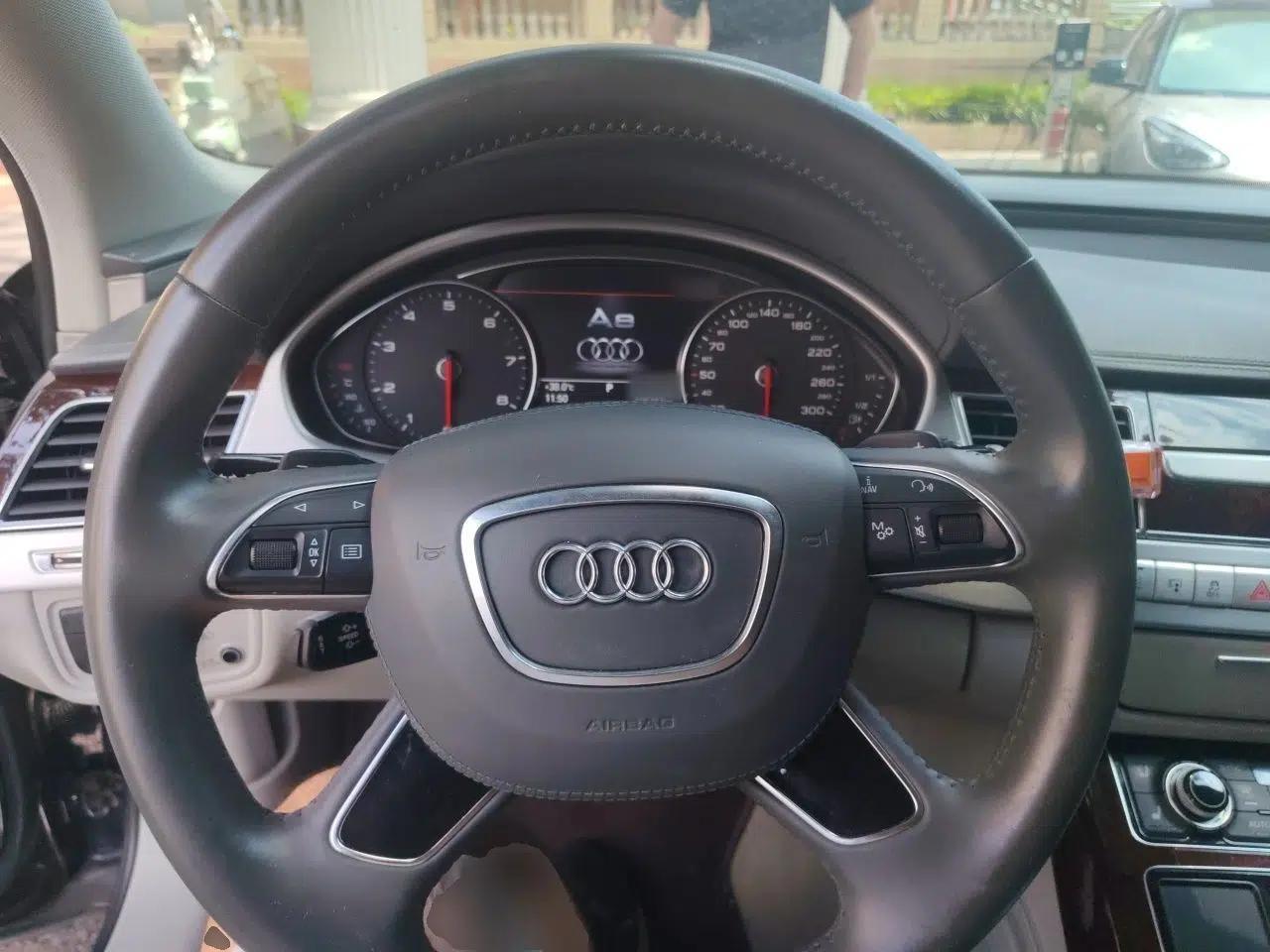 Audi A8 2013 A8L 45 TFSI quattro Luxury Model — миниатюра 10