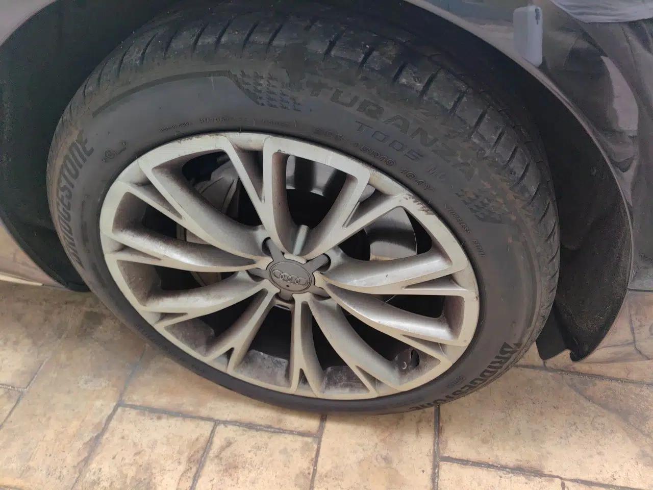 Audi A8 2014 A8L 45 TFSI quattro Luxury Model — миниатюра 8