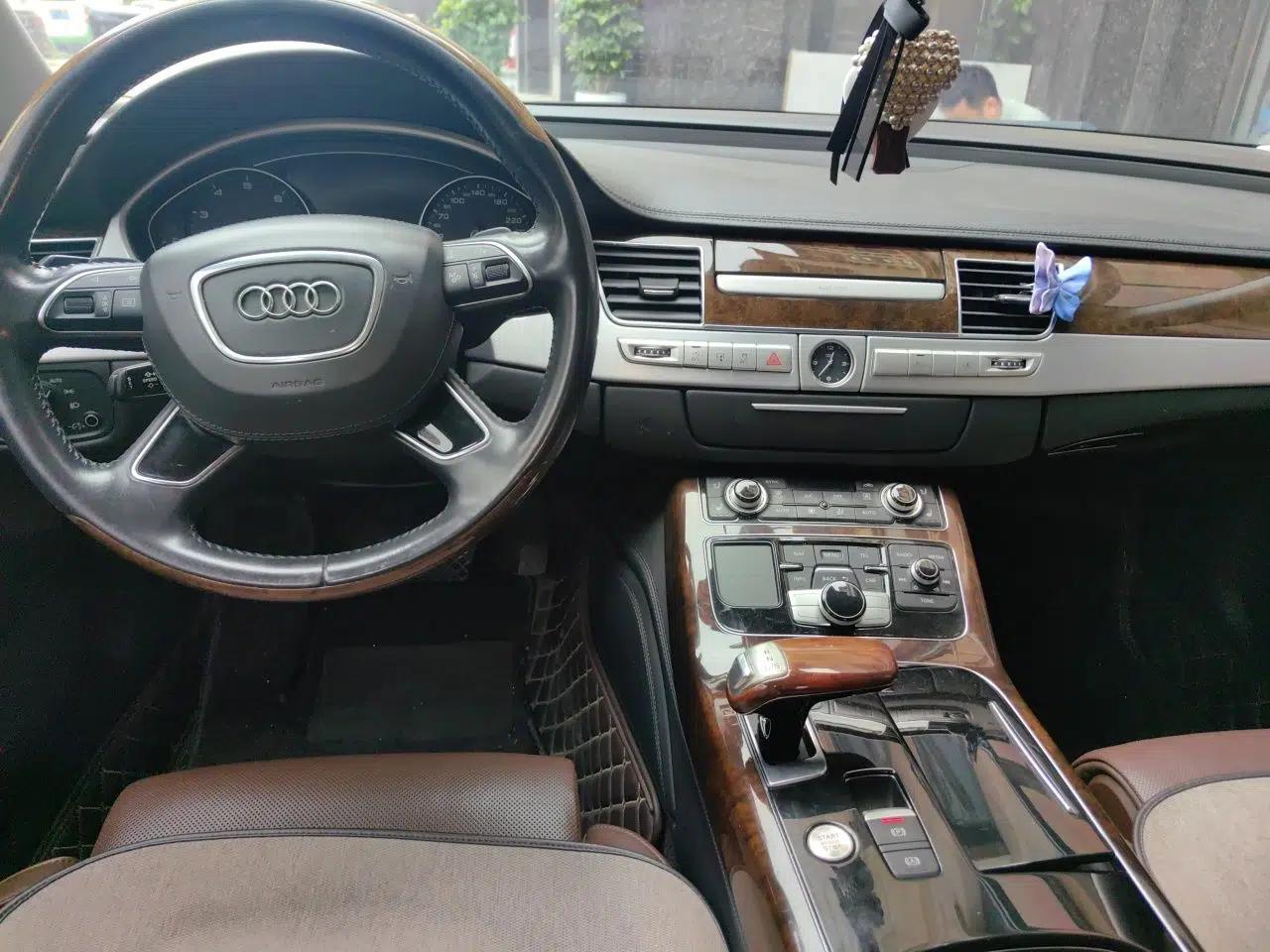 Audi A8 2014 A8L 45 TFSI quattro Luxury Model — миниатюра 9