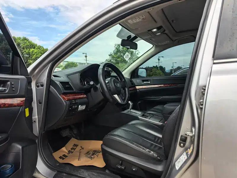Outback 2010 2.5i Luxury Navigation Edition — миниатюра 12