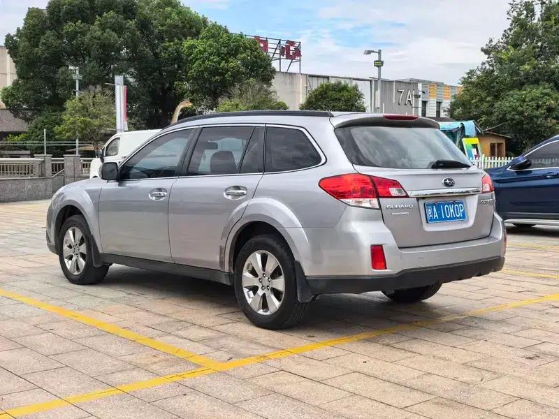 Outback 2010 2.5i Luxury Navigation Edition — миниатюра 4