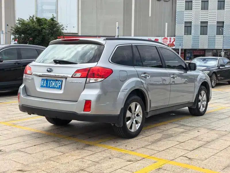 Outback 2010 2.5i Luxury Navigation Edition — миниатюра 6