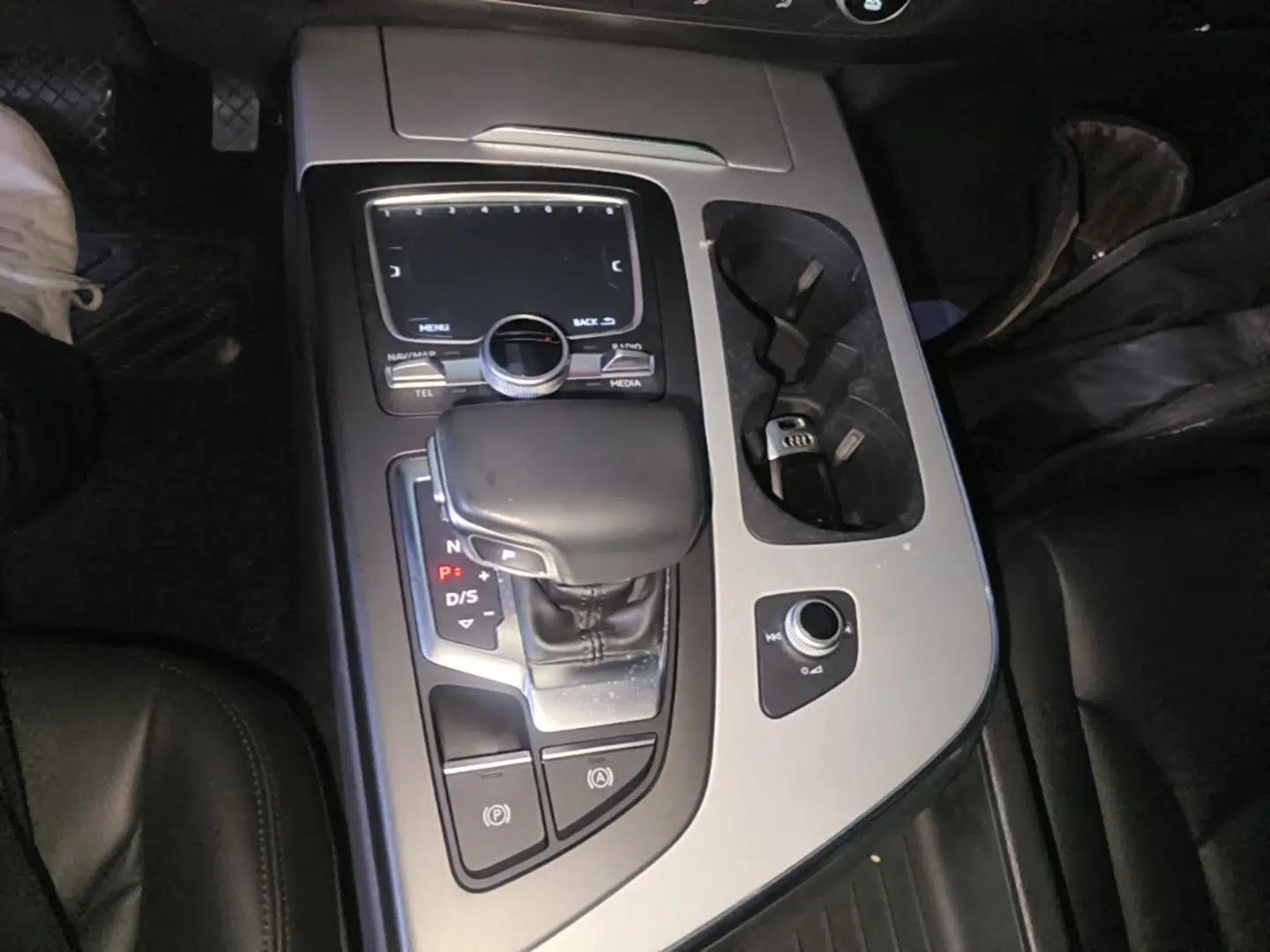 Audi Q7 2016 40 TFSI Comfort Model — миниатюра 16