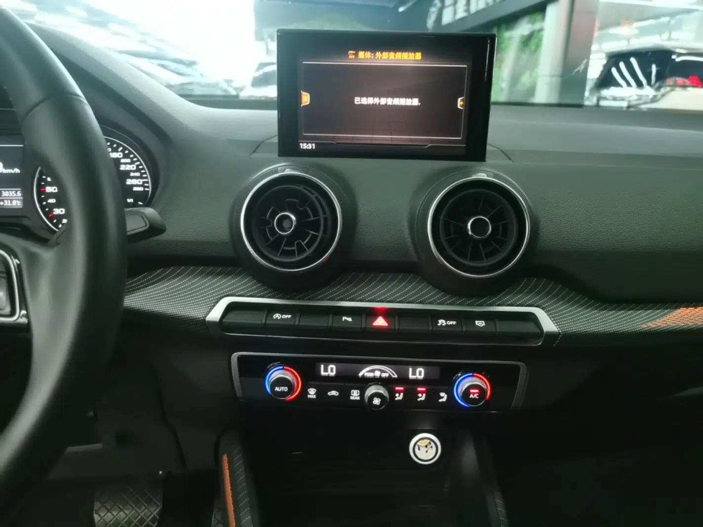 Audi Q2L 2021 35 TFSI Fashionable and Elegant Model — миниатюра 15