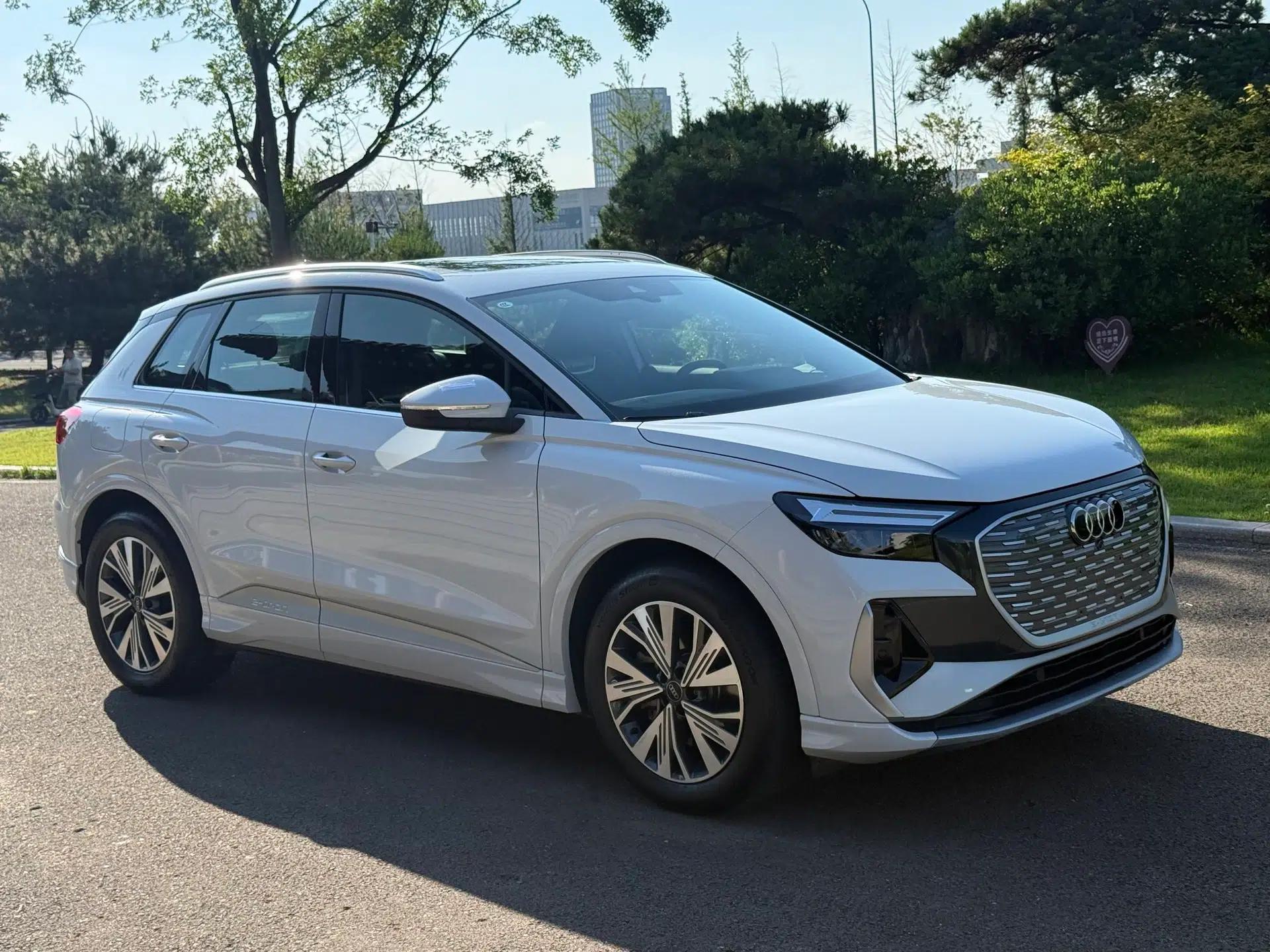Audi Q4 e-tron 2024 40 e-tron Adventure Edition — миниатюра 13