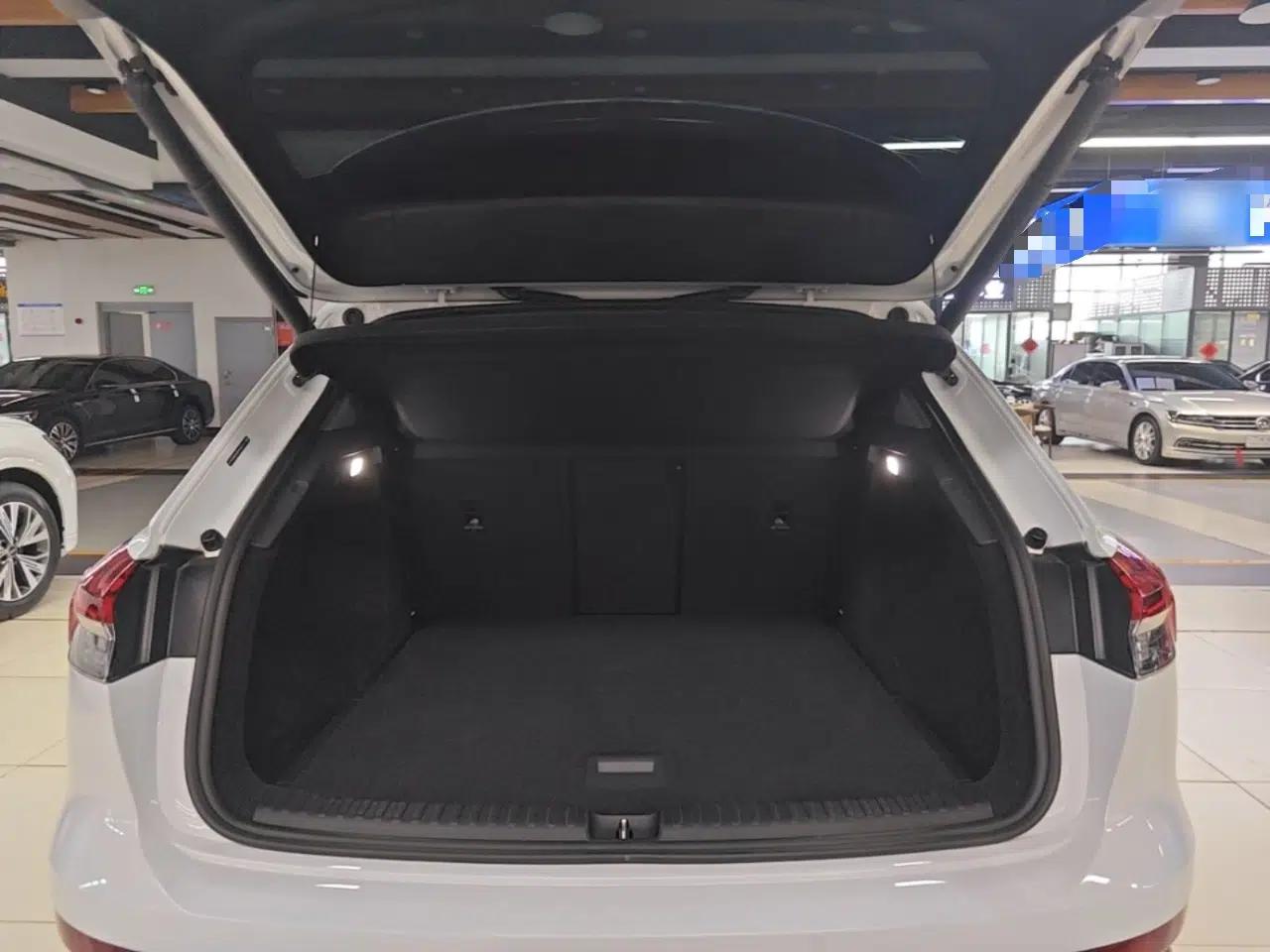 Audi Q4 e-tron 2024 40 e-tron Adventure Edition — миниатюра 27