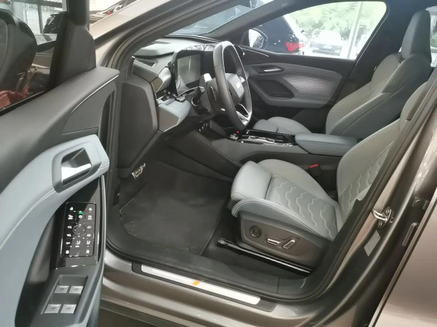 Audi Q6L e-tron 2026 First Launch Navigation Edition — миниатюра 17