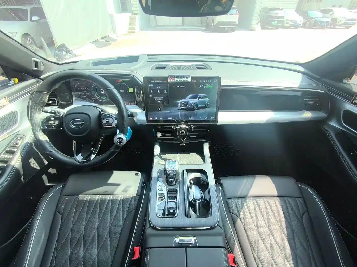 Trumpchi GS8 2024 Hybrid Series 2.0TM Two-Wheel Drive Premium Edition — миниатюра 6