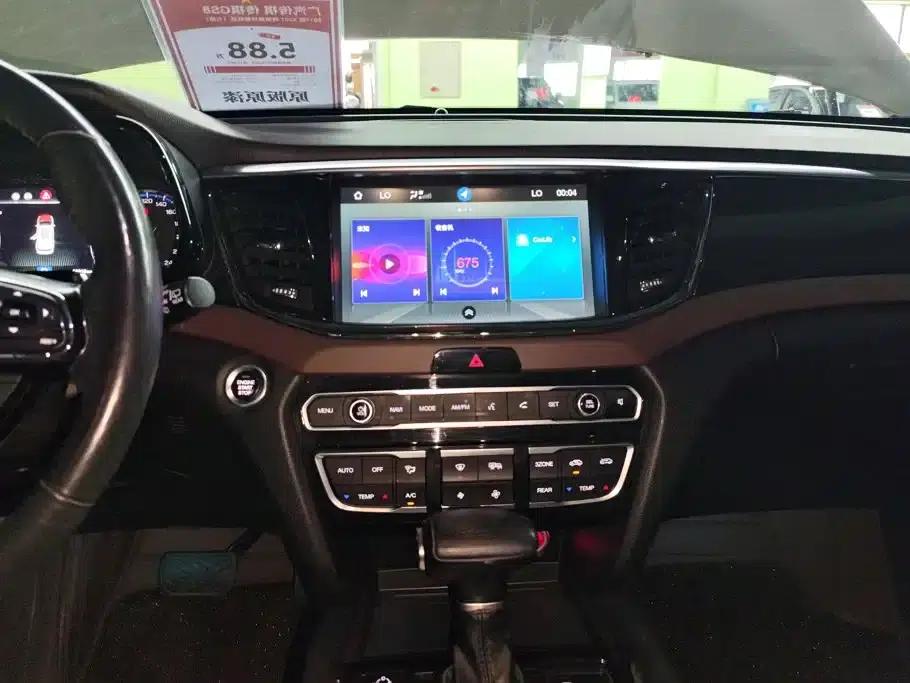 Trumpchi GS8 2017 320T 2WD Luxury Intelligent Connected Edition (7-seater) — миниатюра 13