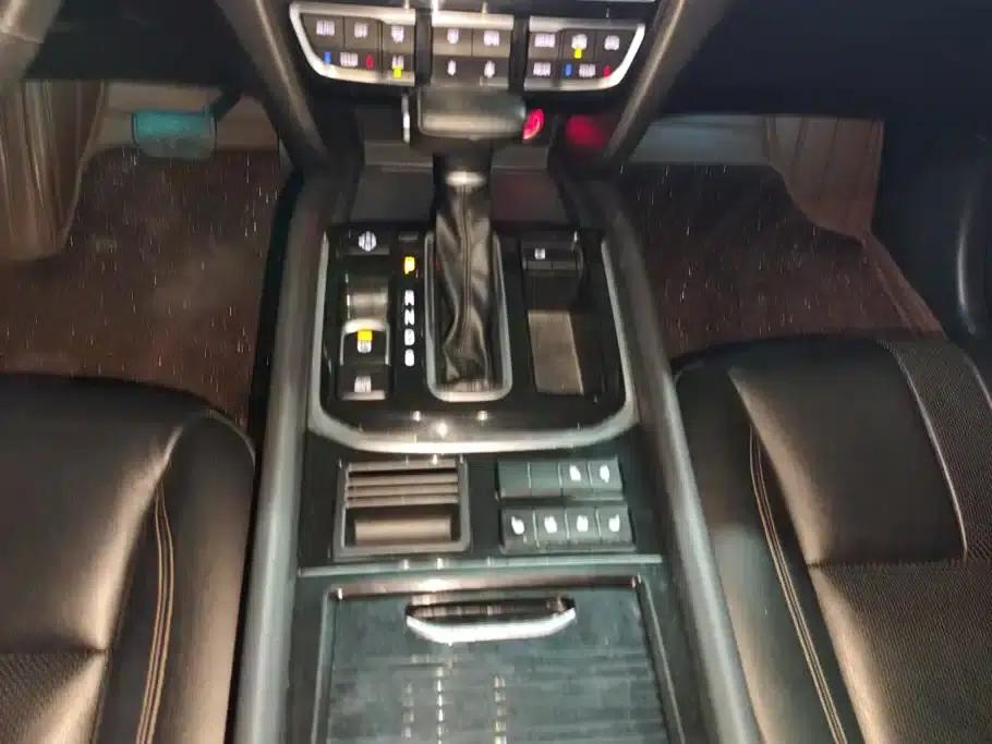 Trumpchi GS8 2017 320T 2WD Luxury Intelligent Connected Edition (7-seater) — миниатюра 16