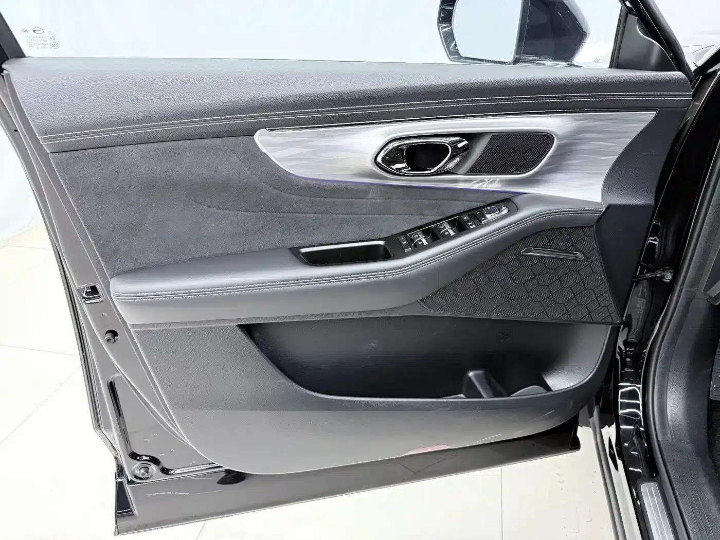 Trumpchi GS8 2022 Hybrid Series 2.0TM 2WD Premium Edition (7-seater) — миниатюра 5