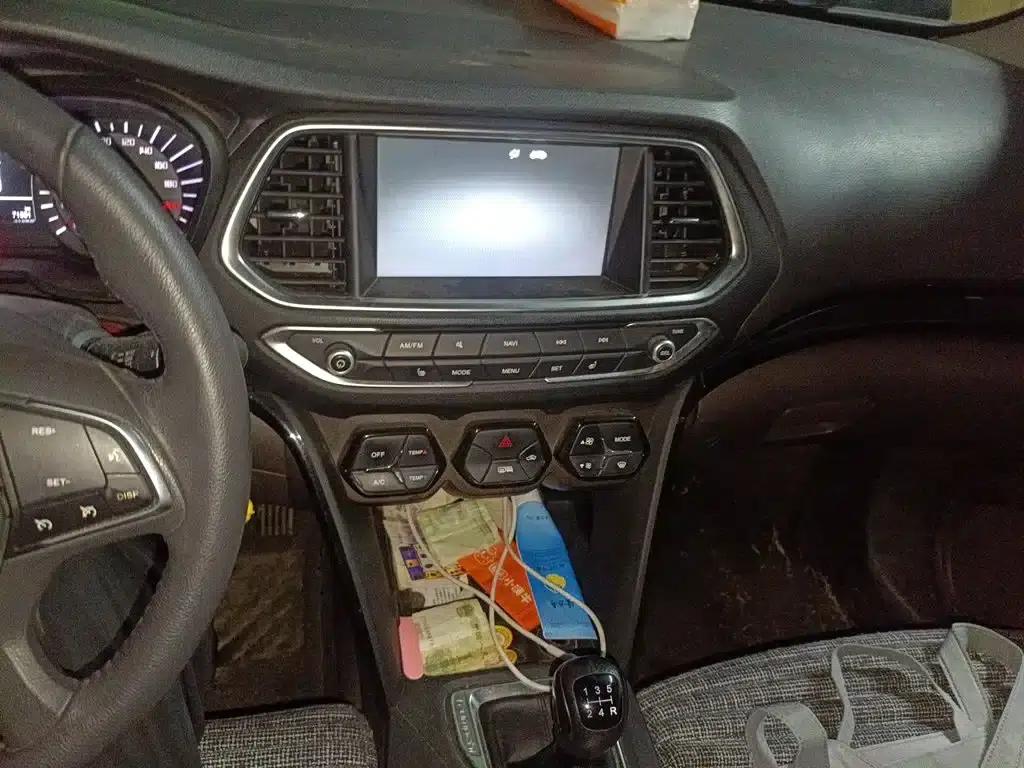 Trumpchi GS4 2017 235T Manual 2WD Luxury Edition — миниатюра 9
