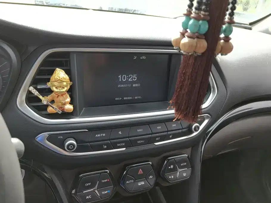 Trumpchi GS4 2017 235T Automatic 2WD Luxury Intelligent Edition — миниатюра 13