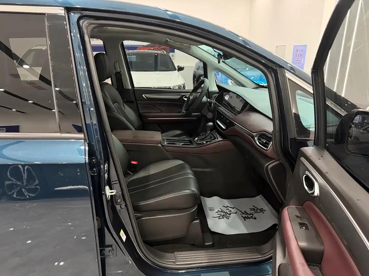 Trumpchi M6 2021 270T DCT Luxury Edition (7-seater) — миниатюра 12