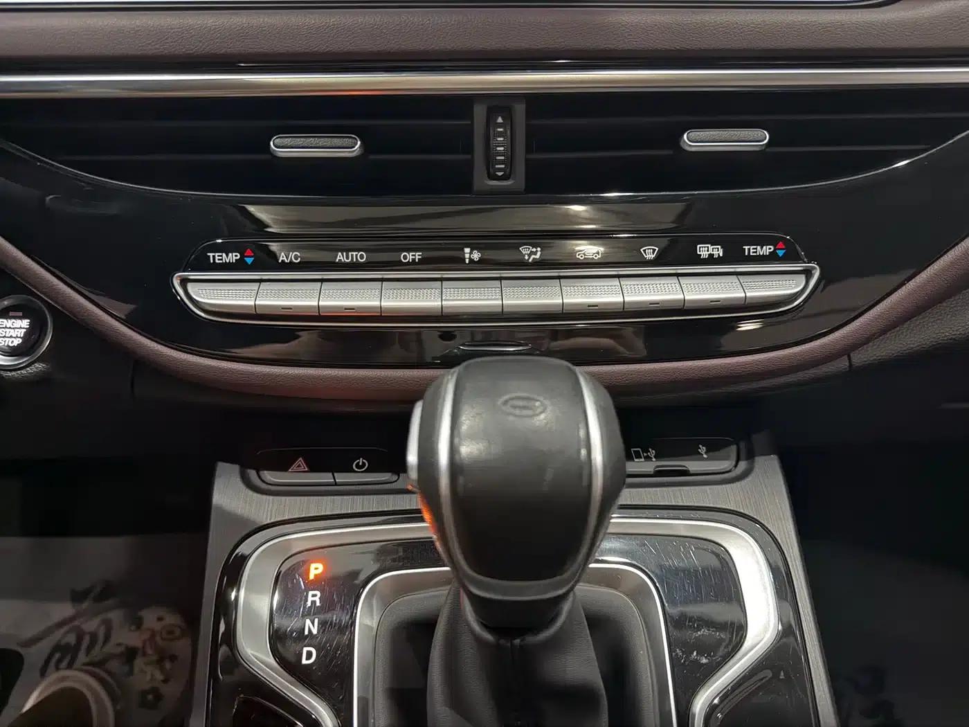 Trumpchi M6 2021 270T DCT Luxury Edition (7-seater) — миниатюра 17