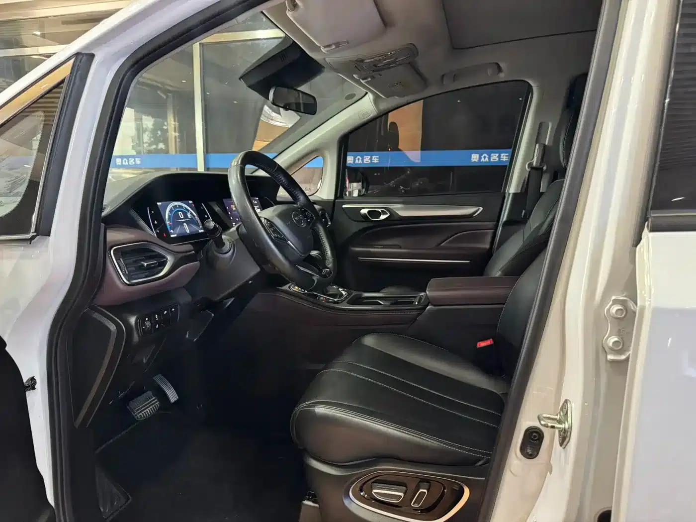 Trumpchi M6 2021 PRO 270T Automatic Premium Edition — миниатюра 6