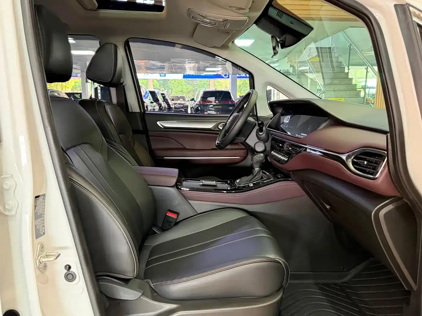 Trumpchi M6 2023 PRO 270T DCT Luxury Edition — миниатюра 14