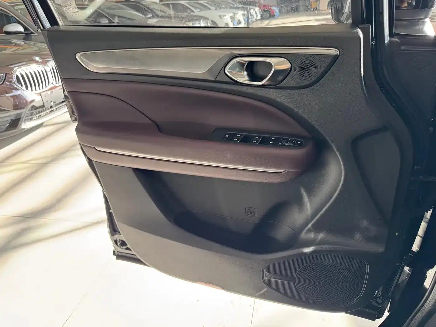 Trumpchi M6 2021 270T DCT Luxury Edition (Six Seats) — миниатюра 12