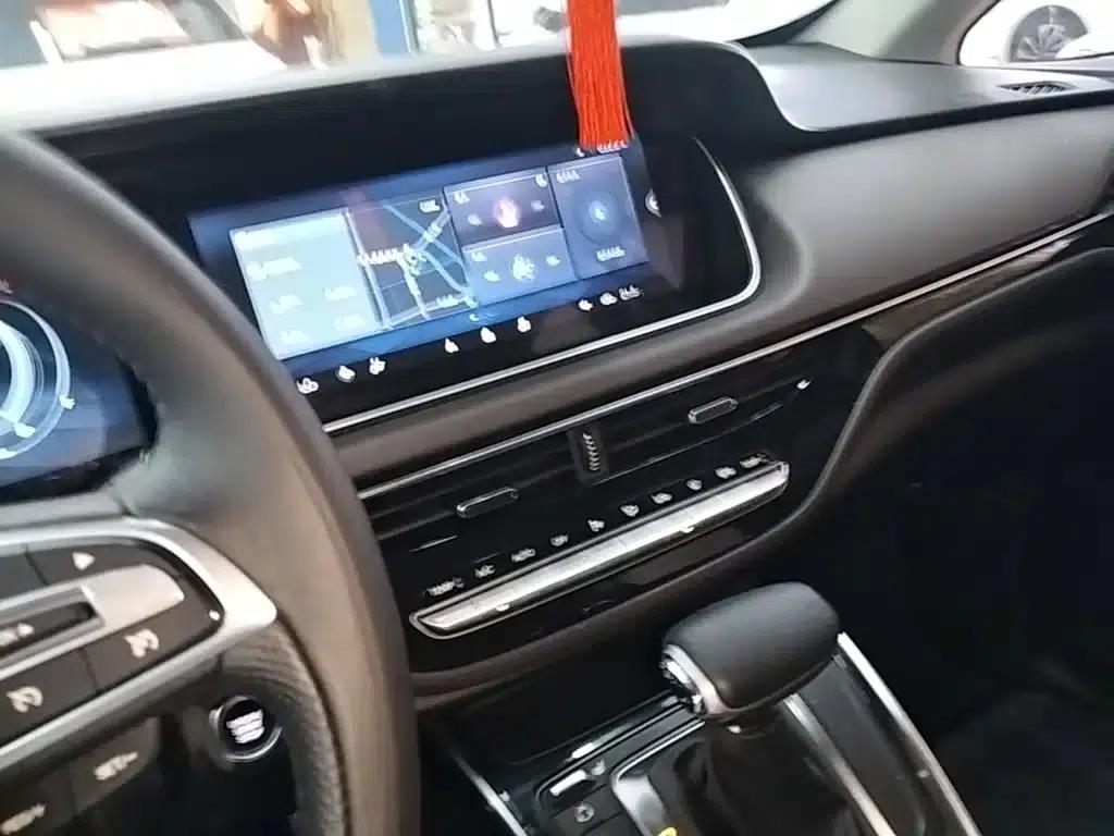 Trumpchi M6 2019 270T DCT Premium Edition (7-seater) National VI Emission Standard — миниатюра 13