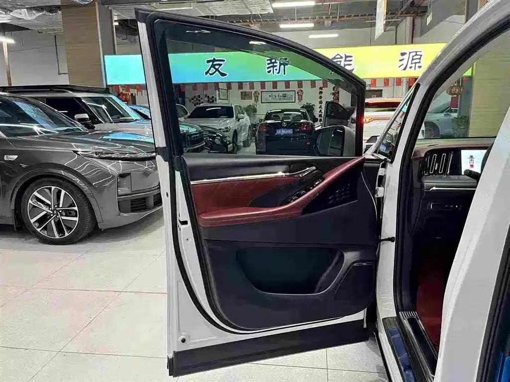 Trumpchi E9 2023 E9 PRO — миниатюра 21