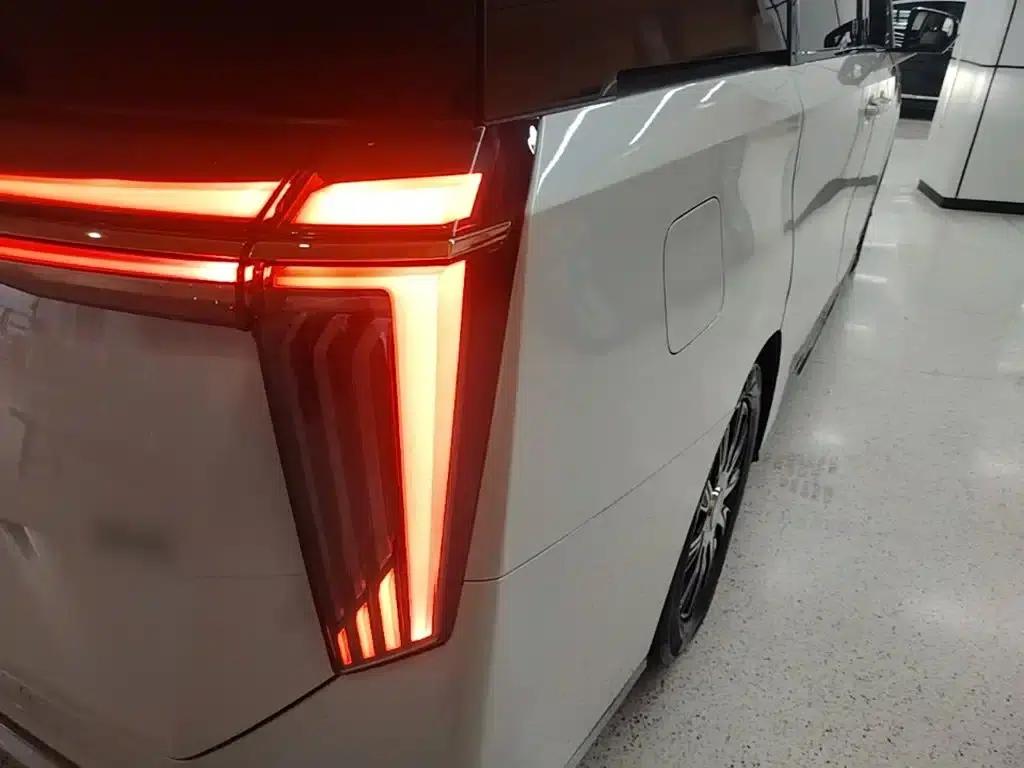 Trumpchi E9 2023 E9 MAX — миниатюра 8