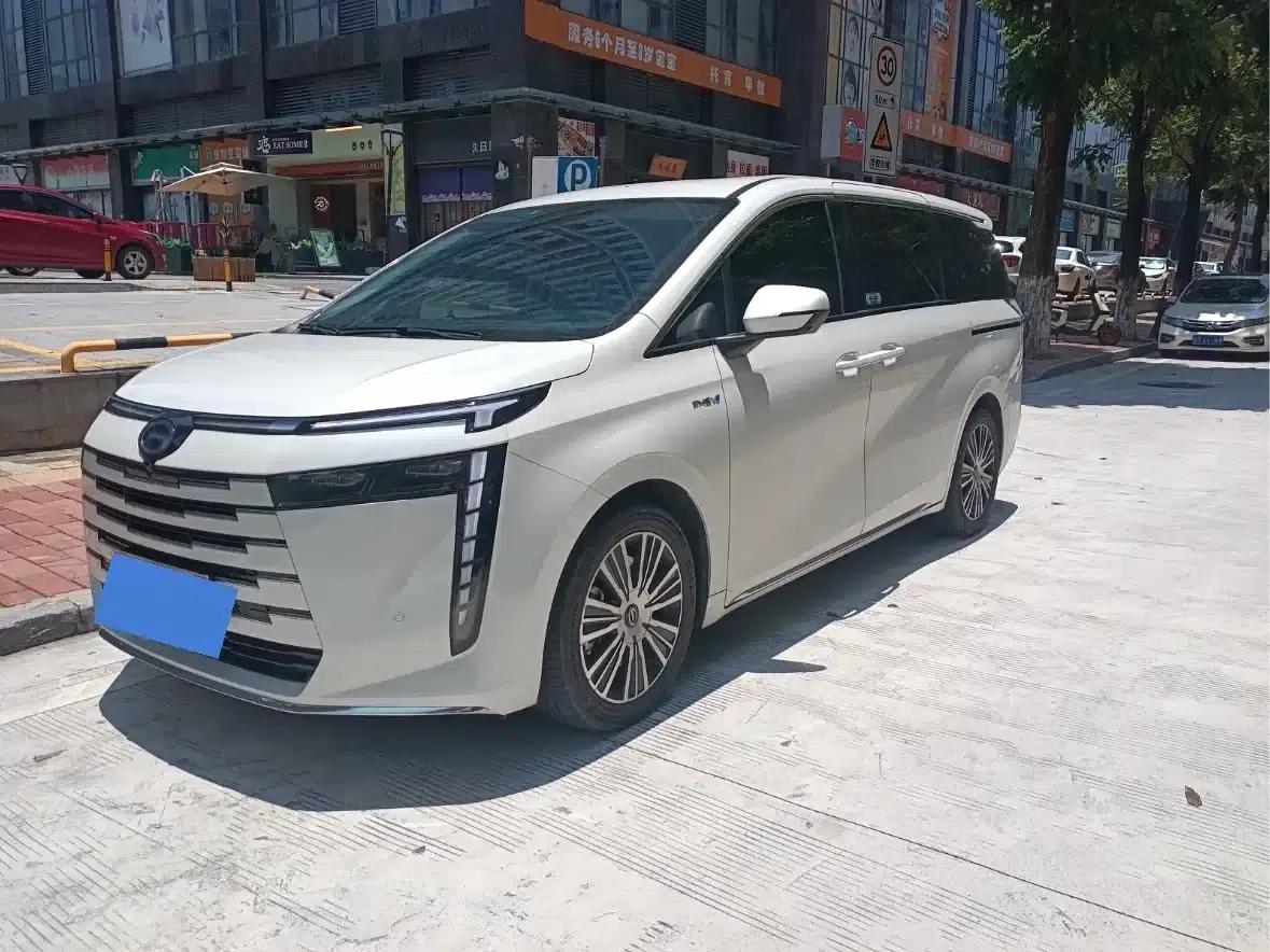Trumpchi E8 PHEV 2024 Model 150km MAX+ — миниатюра 1