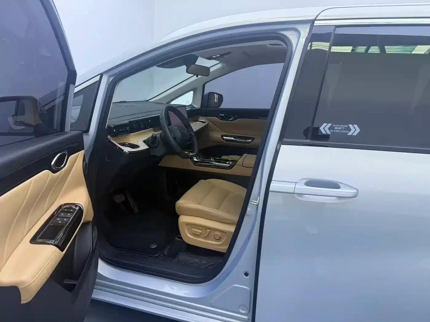 Trumpchi E8 PHEV 2024 Model 150km MAX+ — миниатюра 2