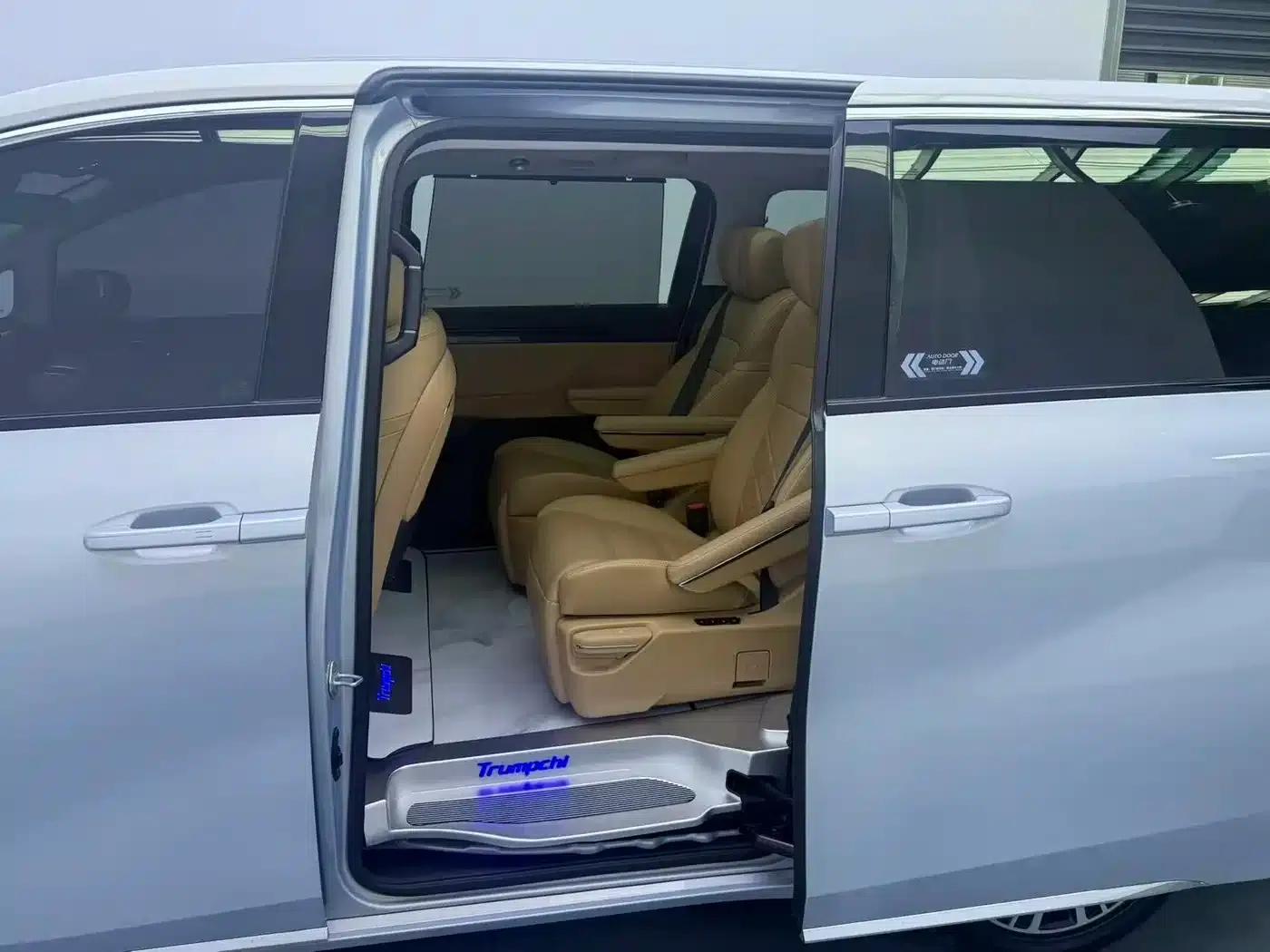 Trumpchi E8 PHEV 2024 Model 150km MAX+ — миниатюра 6