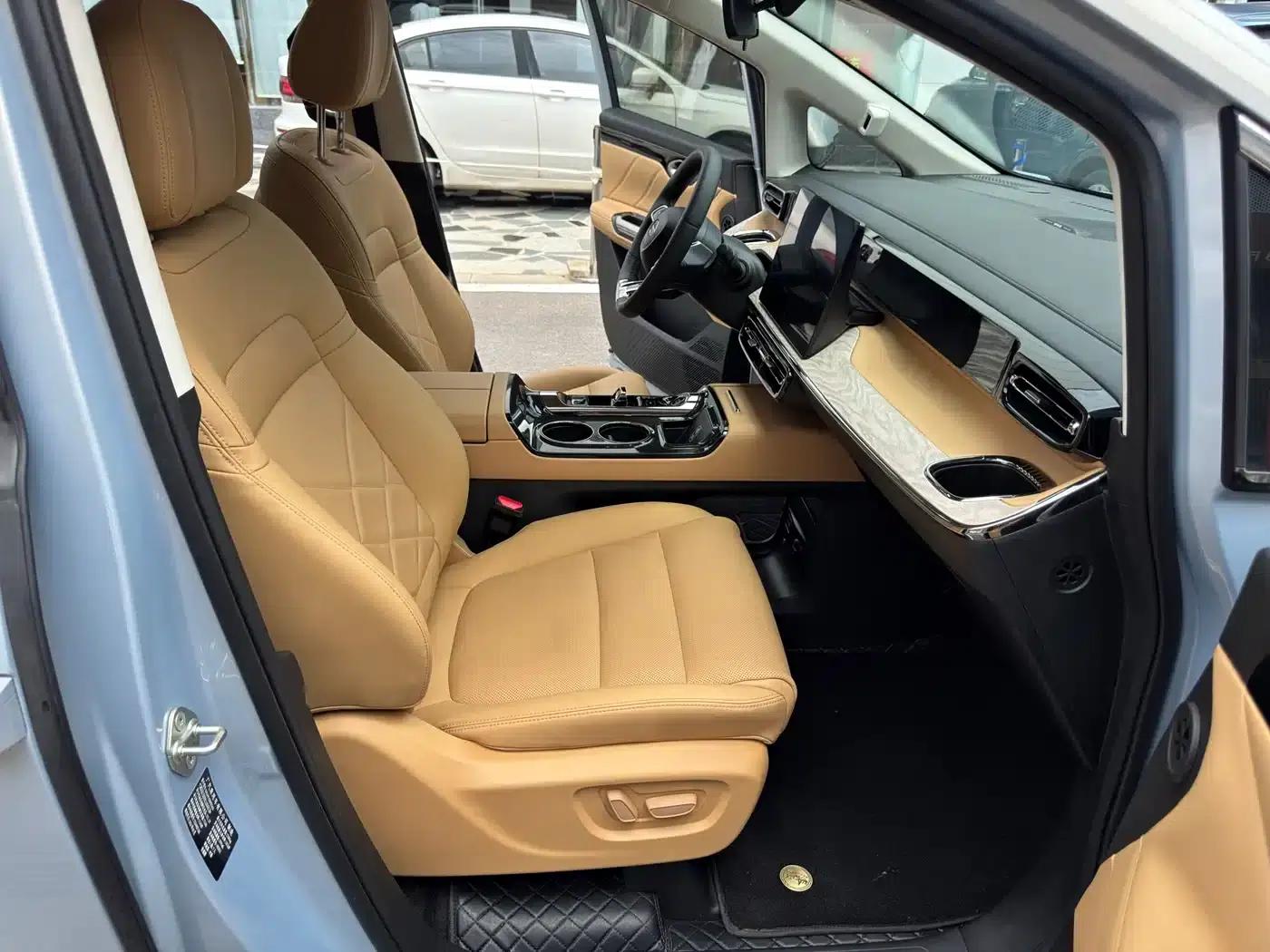 Trumpchi E8 PHEV 2024 Model 150km MAX+ — миниатюра 11