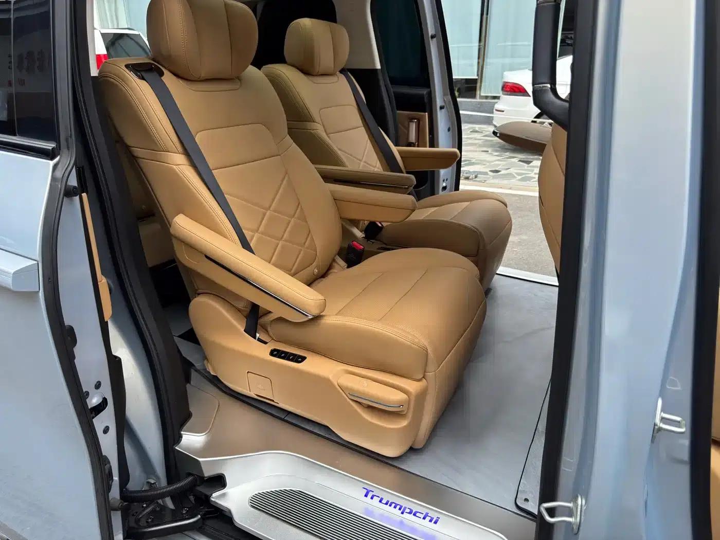Trumpchi E8 PHEV 2024 Model 150km MAX+ — миниатюра 12