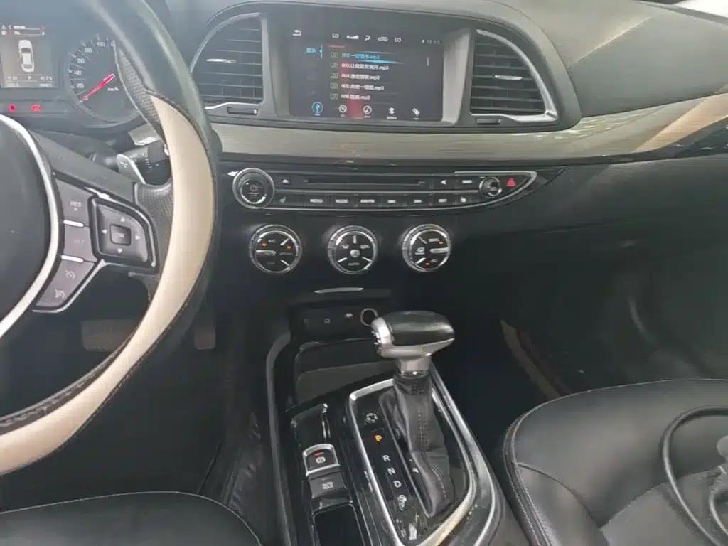 Trumpchi GA6 2016 235T DCT Luxury Edition — миниатюра 13