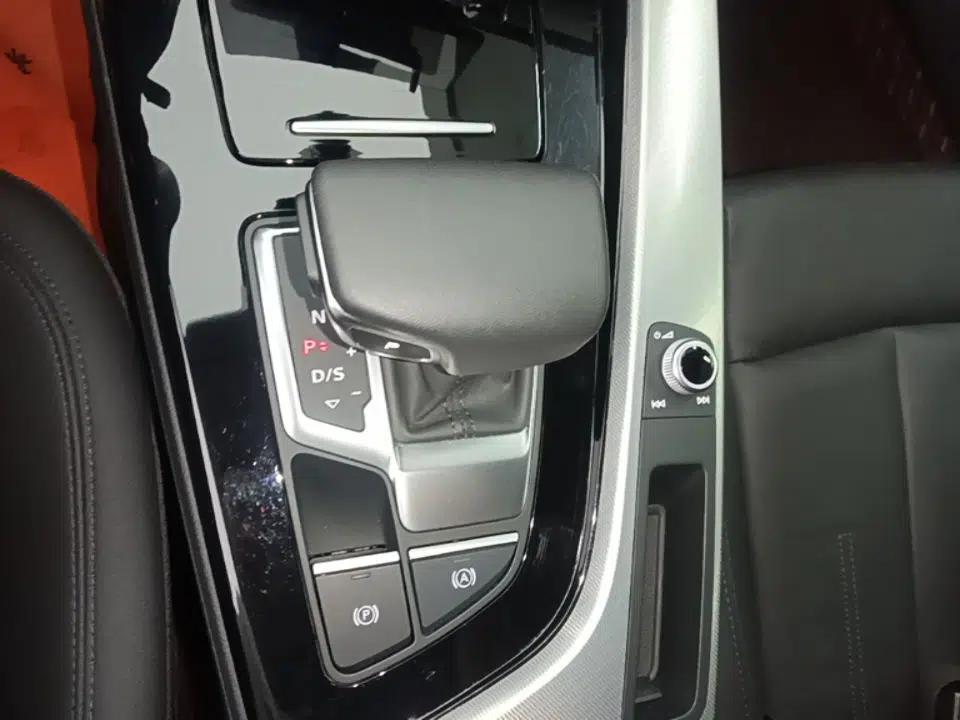 Audi A4 2024 Avant 40 TFSI Fashion Sport Model — миниатюра 16