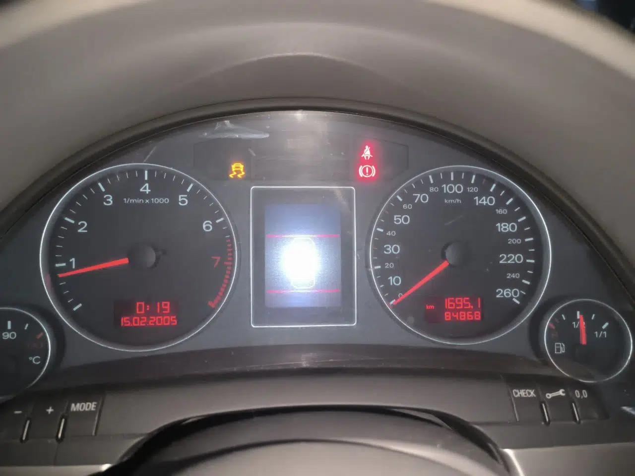 Audi A4 2006 1.8T manual base — миниатюра 11