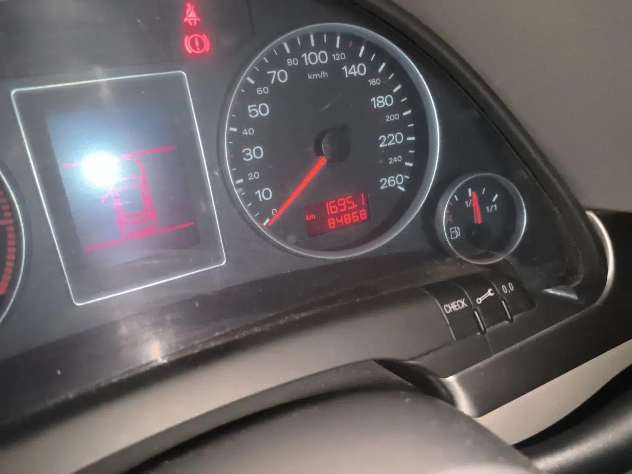 Audi A4 2006 1.8T manual base — миниатюра 12