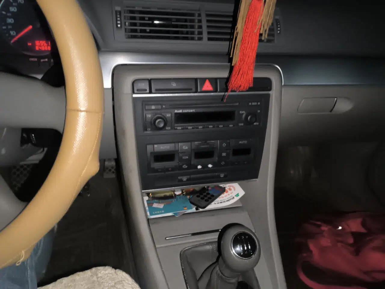 Audi A4 2006 1.8T manual base — миниатюра 13