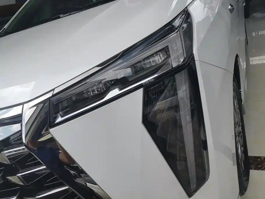 Trumpchi M8 2025 Model, Qiankun Series Max Luxury Cabin — миниатюра 5