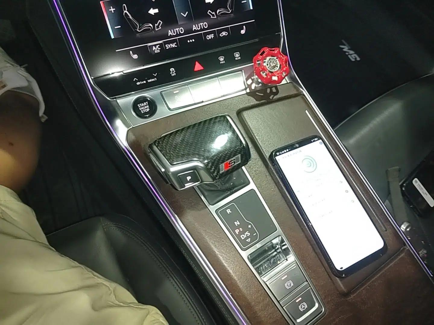 Audi A6 2021 allroad quattro Explorer 55 TFSI Prestige Off-Road Model — миниатюра 16